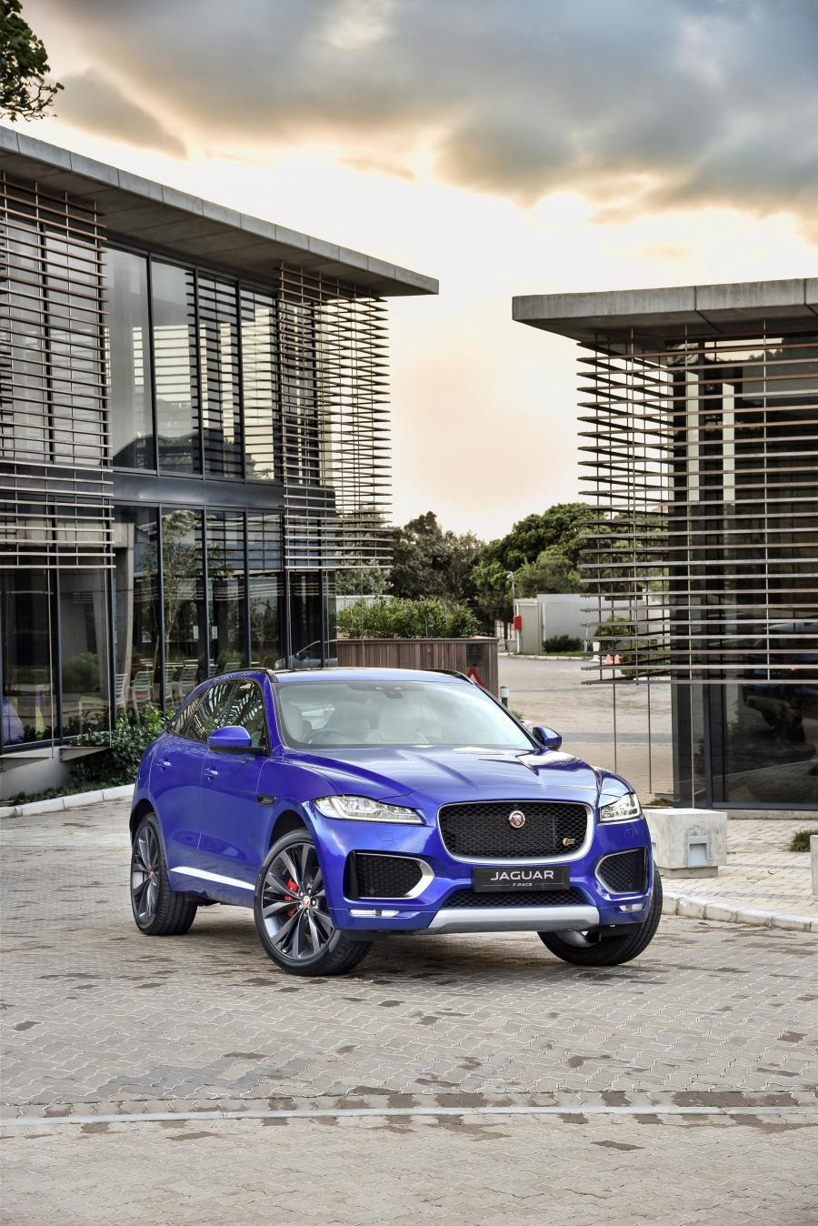  Jaguar F-Pace S 35t AWD 2016 года  (ZA) (фото 27 из 27)